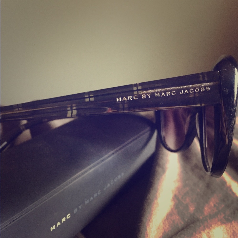Marc by Marc jacobs black sunglasses - Picture 2 of 2